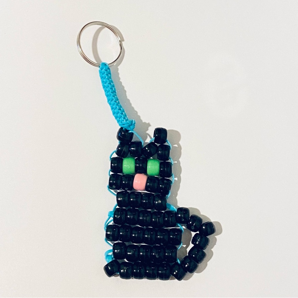Black Cat 🐈‍⬛ Beaded Keychain Handcrafted by Me